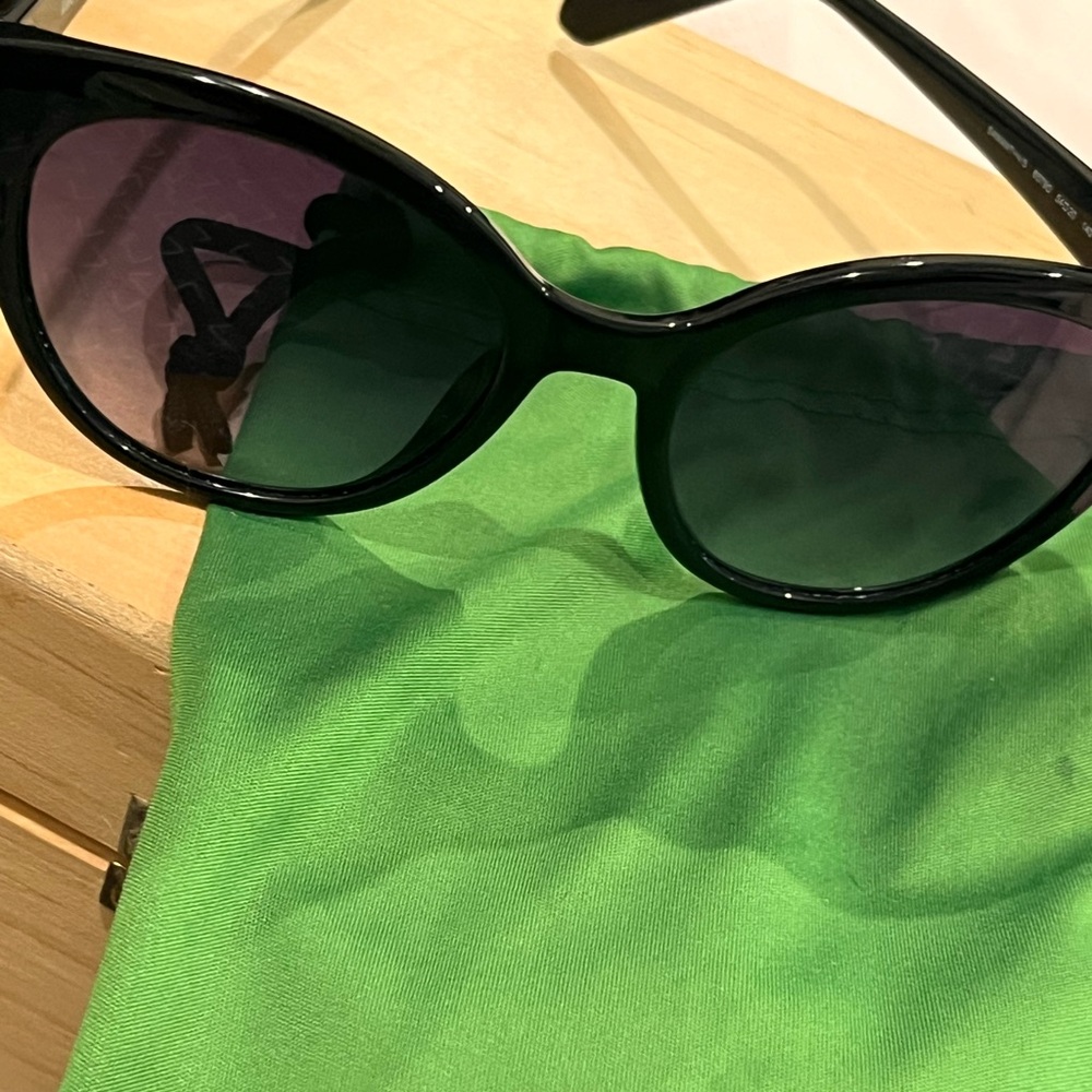 NWOT  Kate Spade grey gradient sunglasses in original green satin bag - Picture 3 of 9